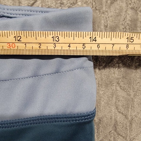 Fabletics Women's Size Med Teal Blue Dusk Mid Rise Ultracool Crop Leggings Pants - Picture 4 of 9